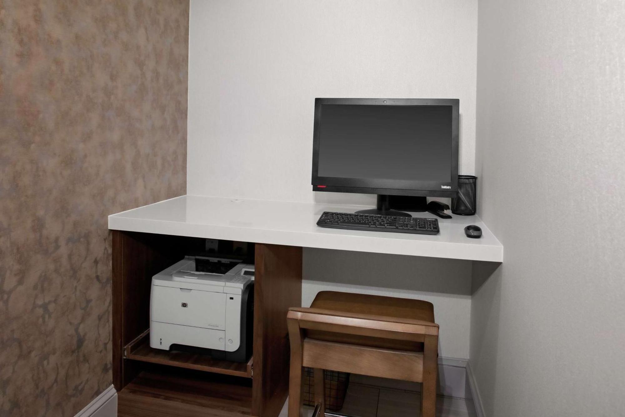 דאנוודי Hilton Garden Inn Atlanta Perimeter Center מראה חיצוני תמונה