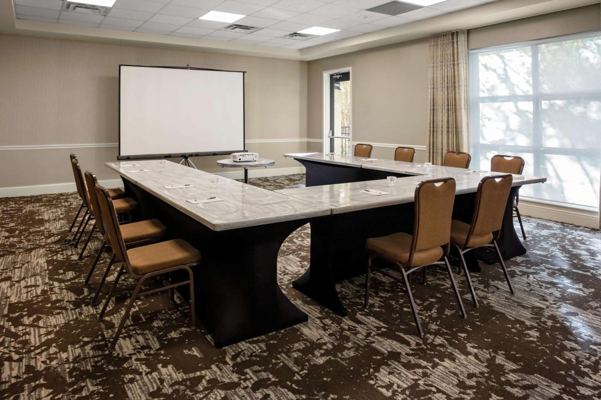 דאנוודי Hilton Garden Inn Atlanta Perimeter Center מראה חיצוני תמונה