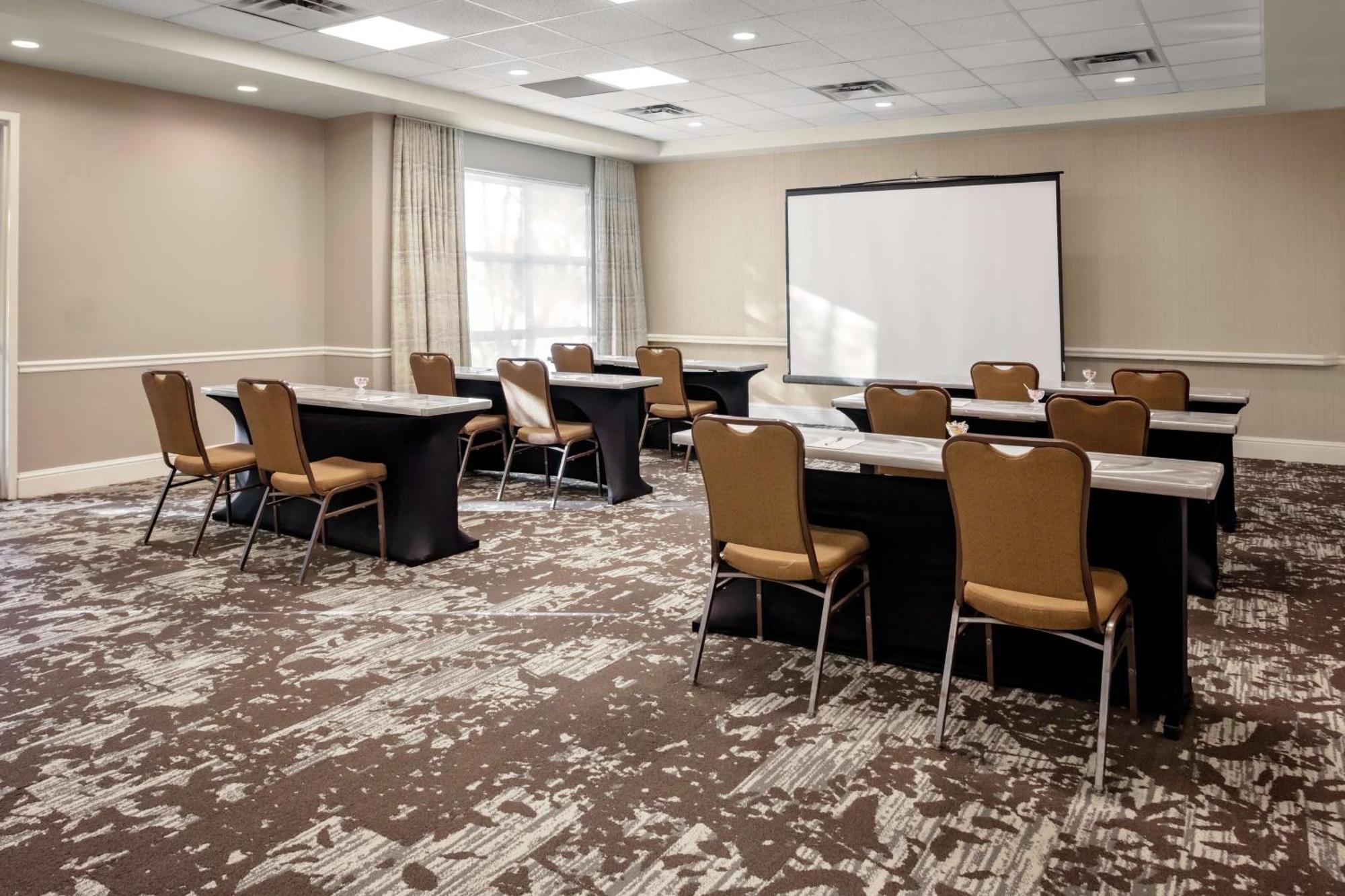 דאנוודי Hilton Garden Inn Atlanta Perimeter Center מראה חיצוני תמונה