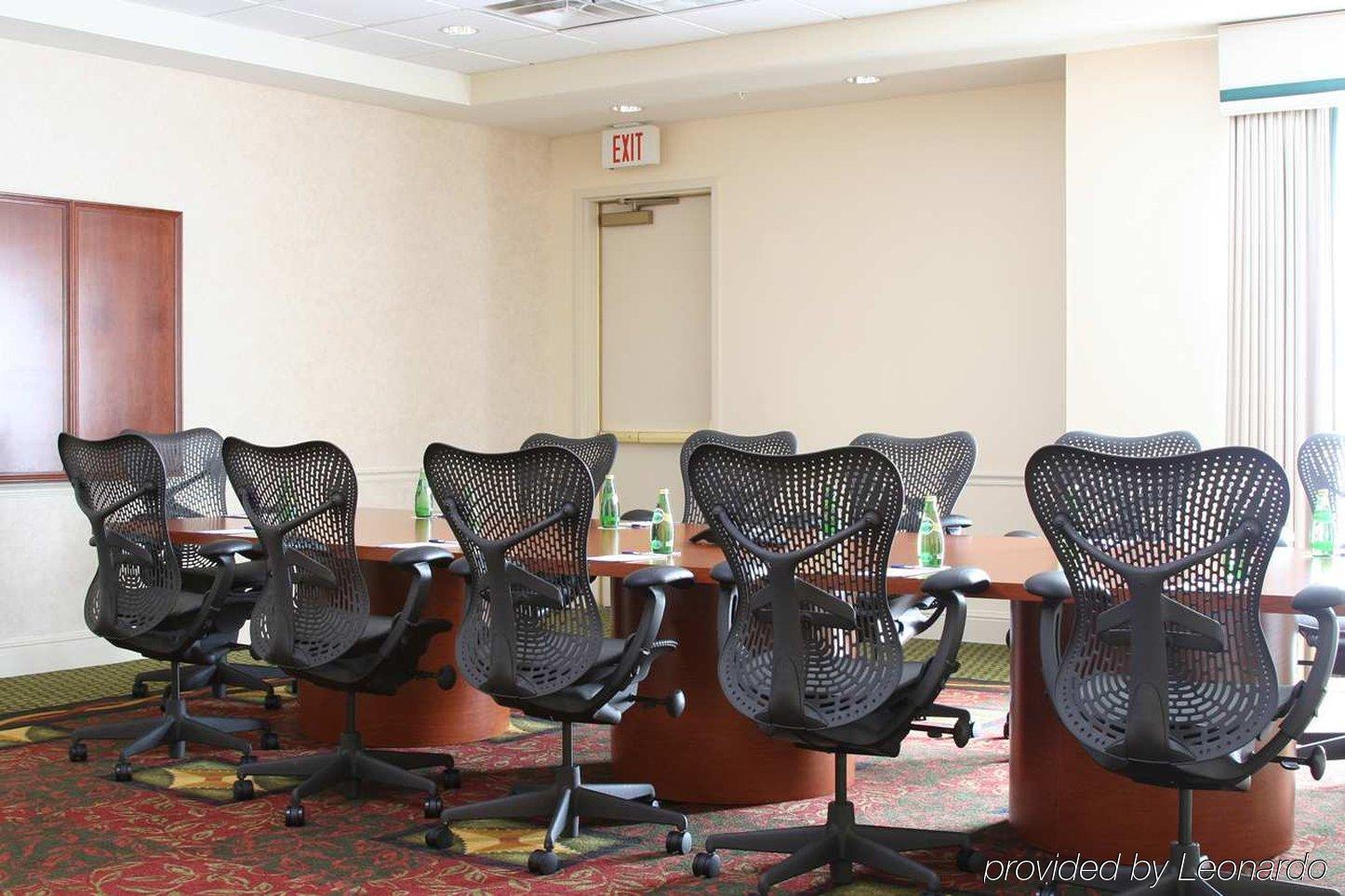 דאנוודי Hilton Garden Inn Atlanta Perimeter Center מתקנים תמונה