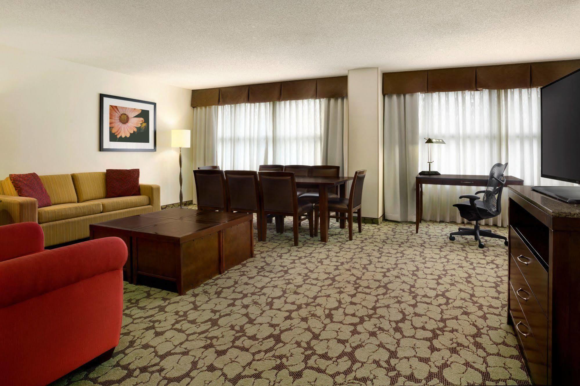 דאנוודי Hilton Garden Inn Atlanta Perimeter Center מראה חיצוני תמונה