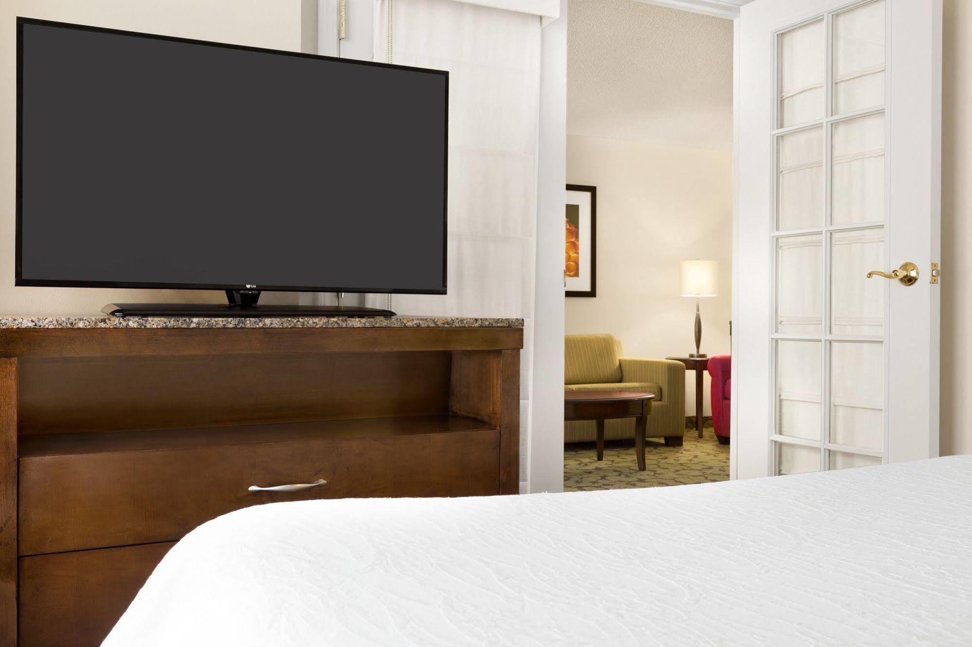 דאנוודי Hilton Garden Inn Atlanta Perimeter Center מראה חיצוני תמונה